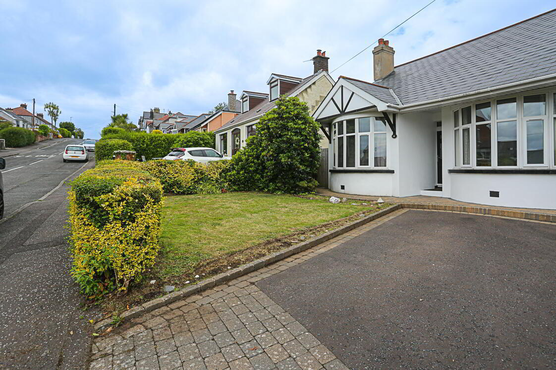 16 Donard Avenue 21 of 25