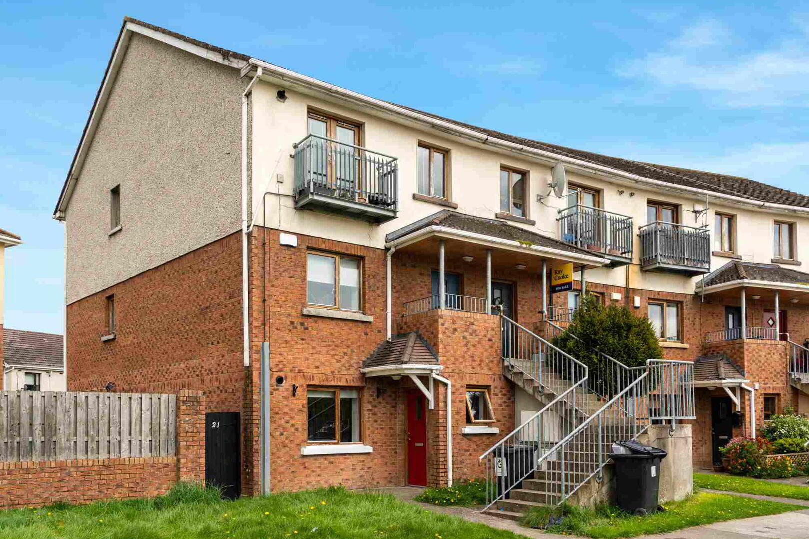 Russell Crescent 1 of 1