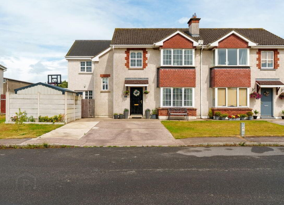 16 Castlebrook 1 of 19