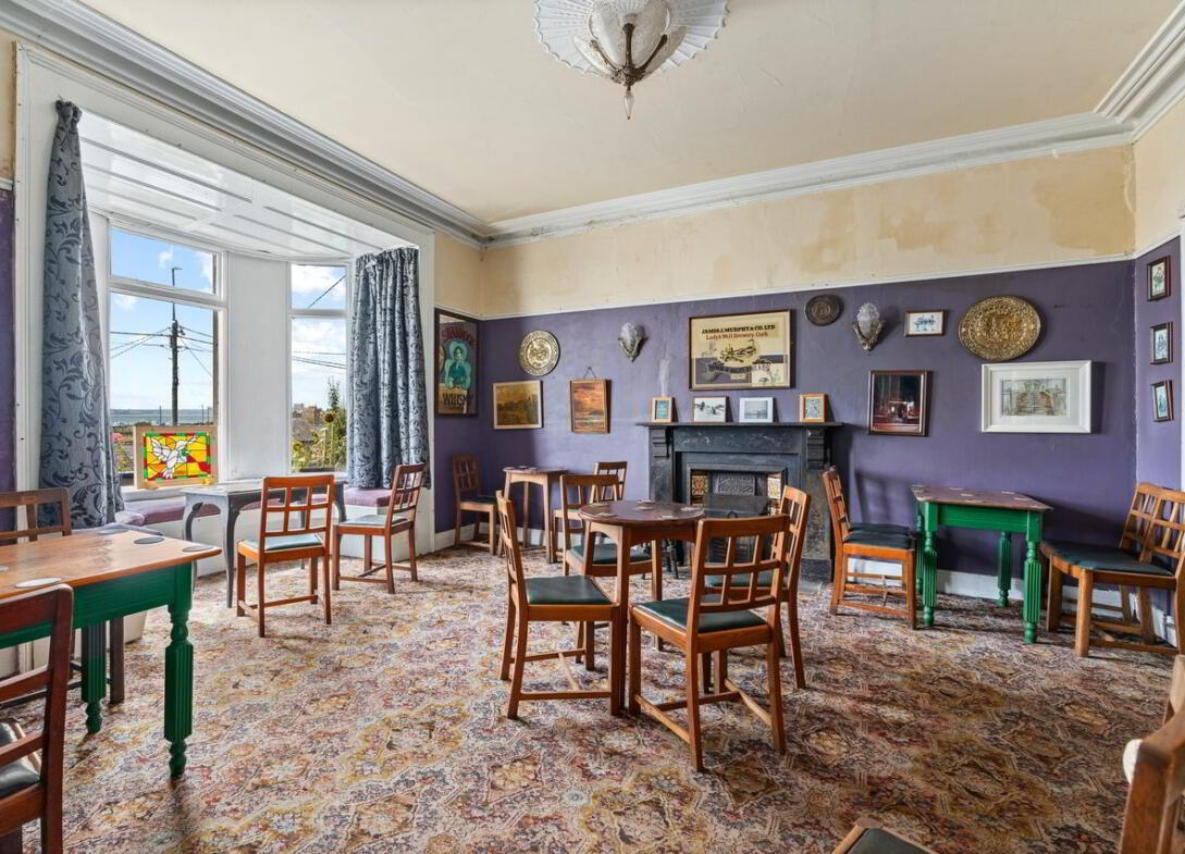 The Marine Bar, Upper Strand 8 of 18