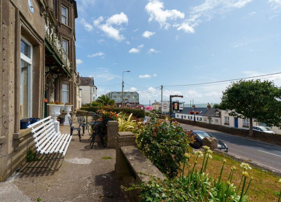 The Marine Bar, Upper Strand 6 of 18
