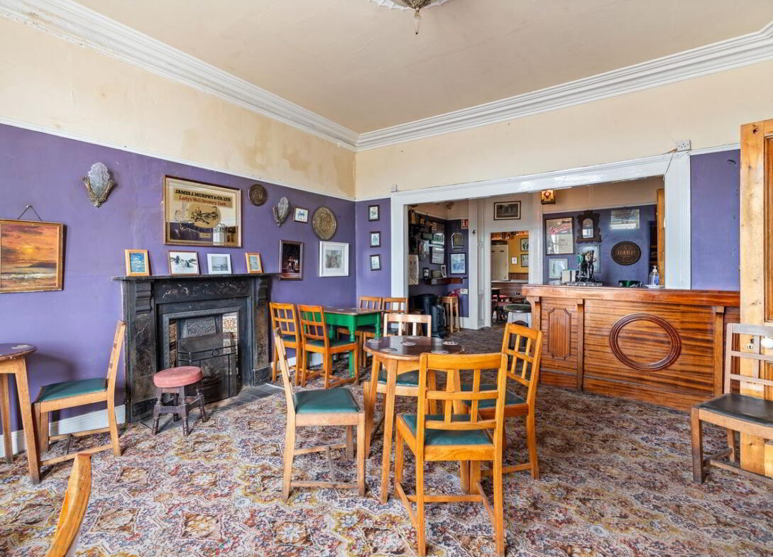 The Marine Bar, Upper Strand 9 of 18