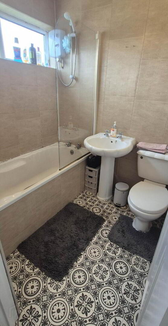 35 Glenowen Park 19 of 20