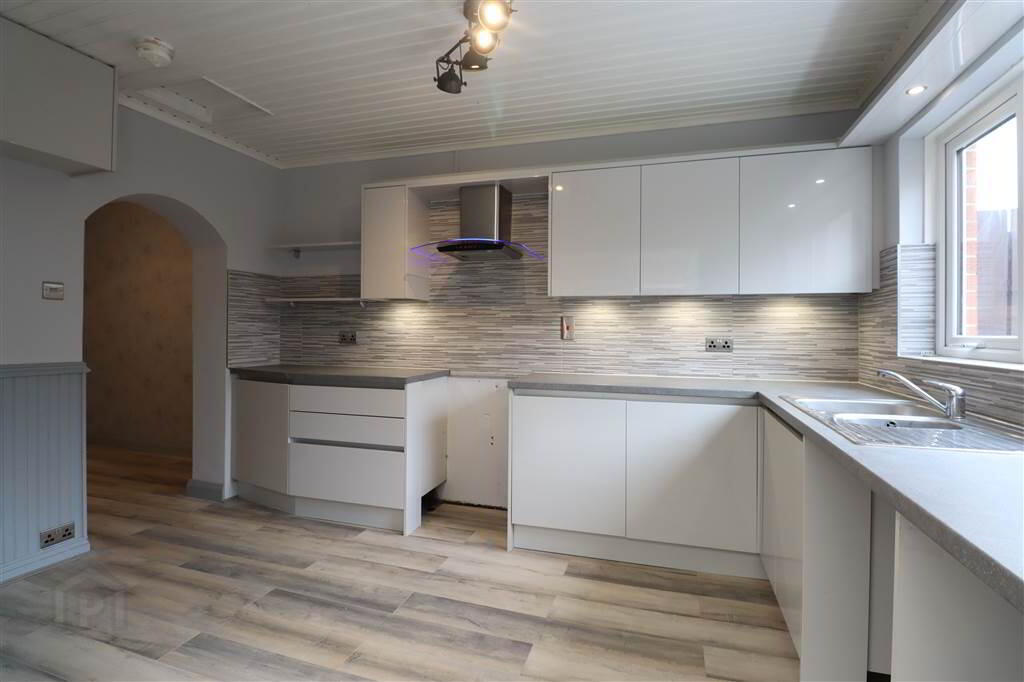 10 Windsor Avenue 8 of 18