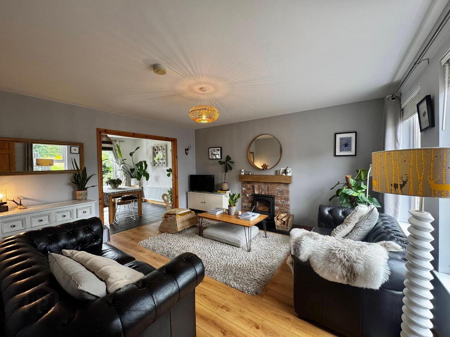 1 Castlewood Crescent 5 of 46