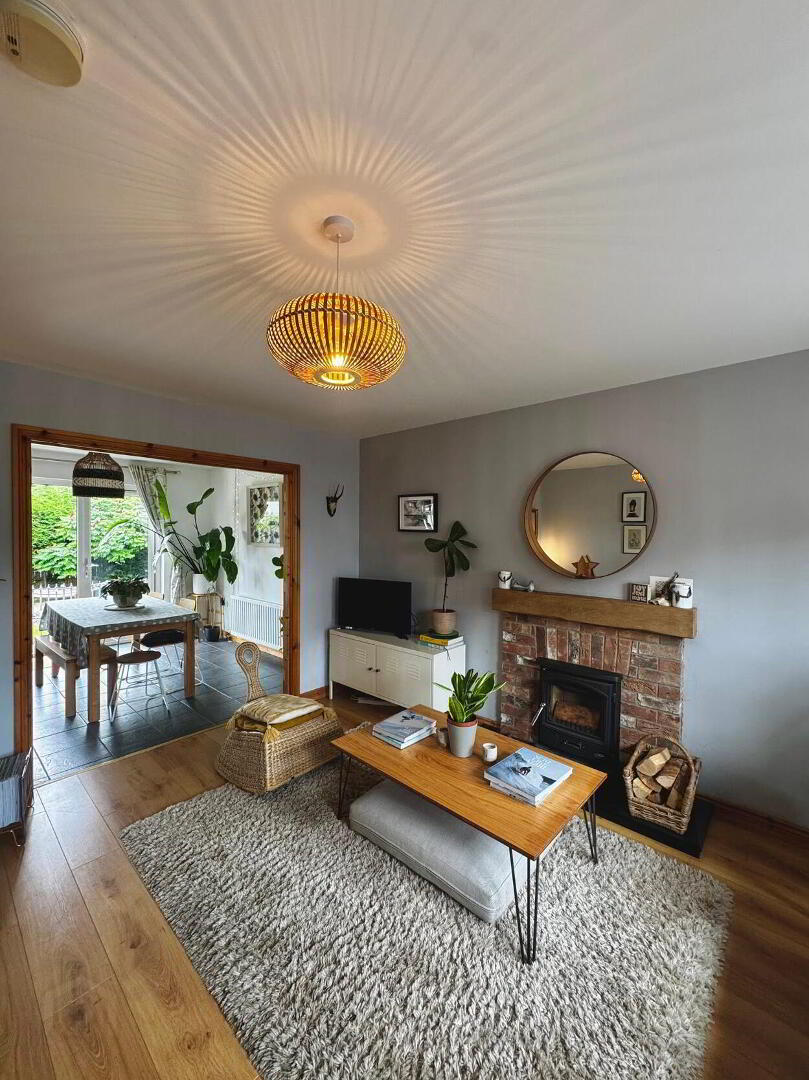 1 Castlewood Crescent 9 of 46