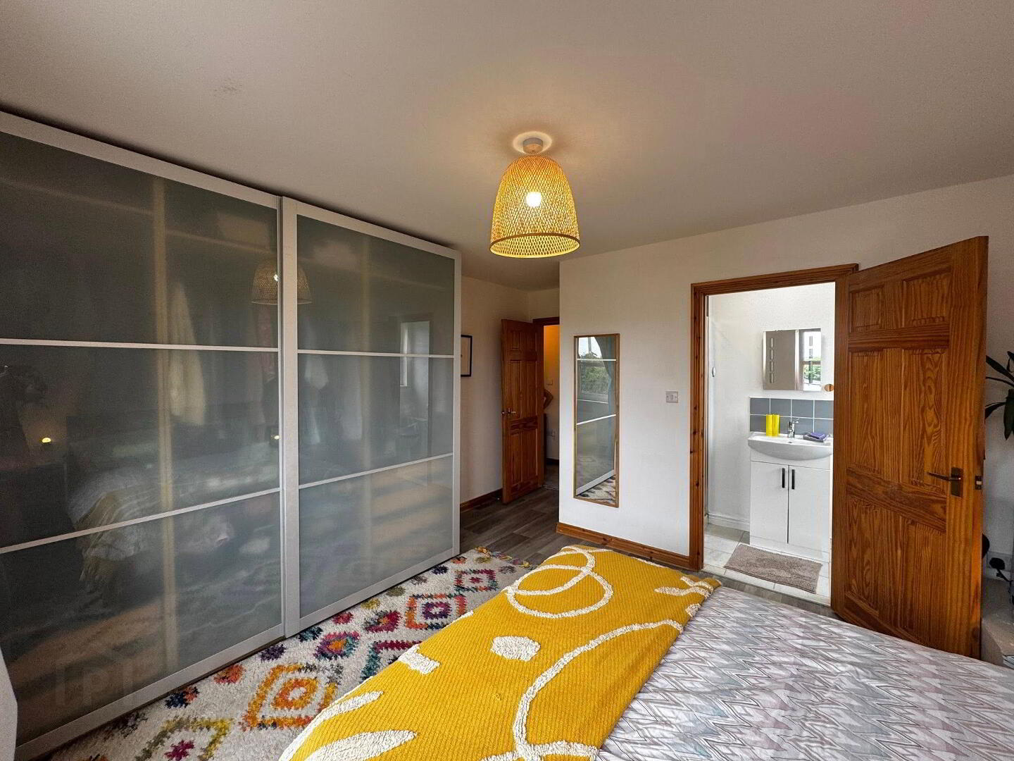 1 Castlewood Crescent 22 of 46