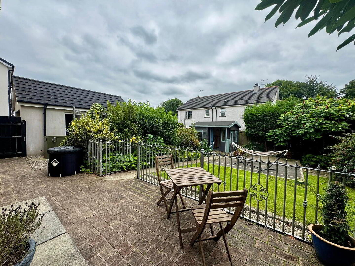 1 Castlewood Crescent 35 of 46