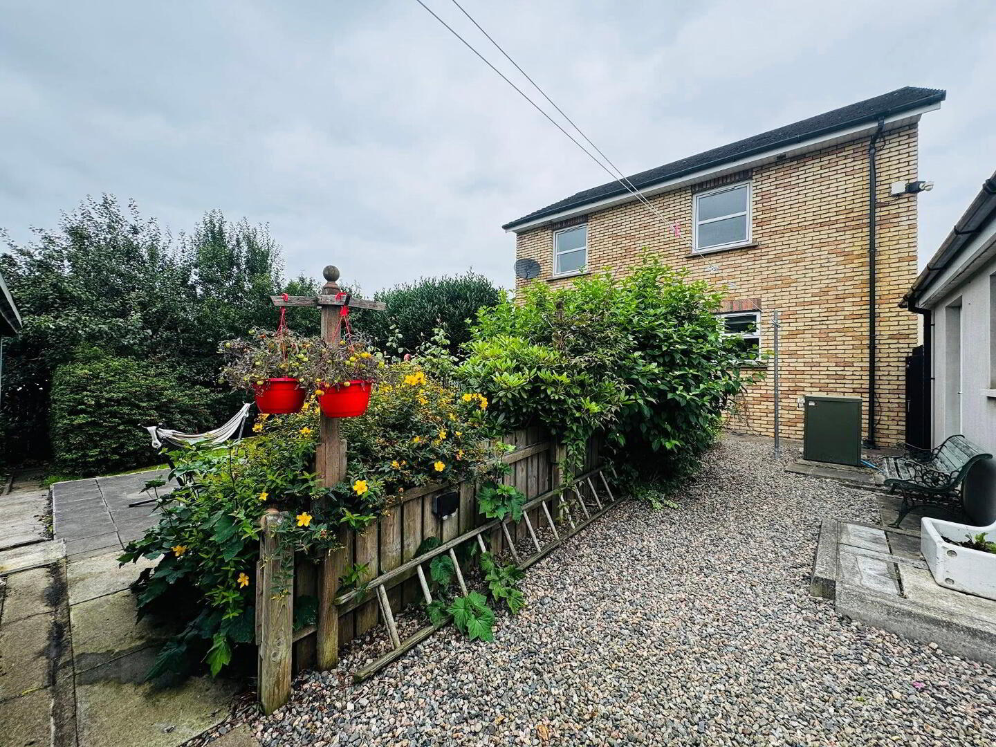 1 Castlewood Crescent 38 of 46
