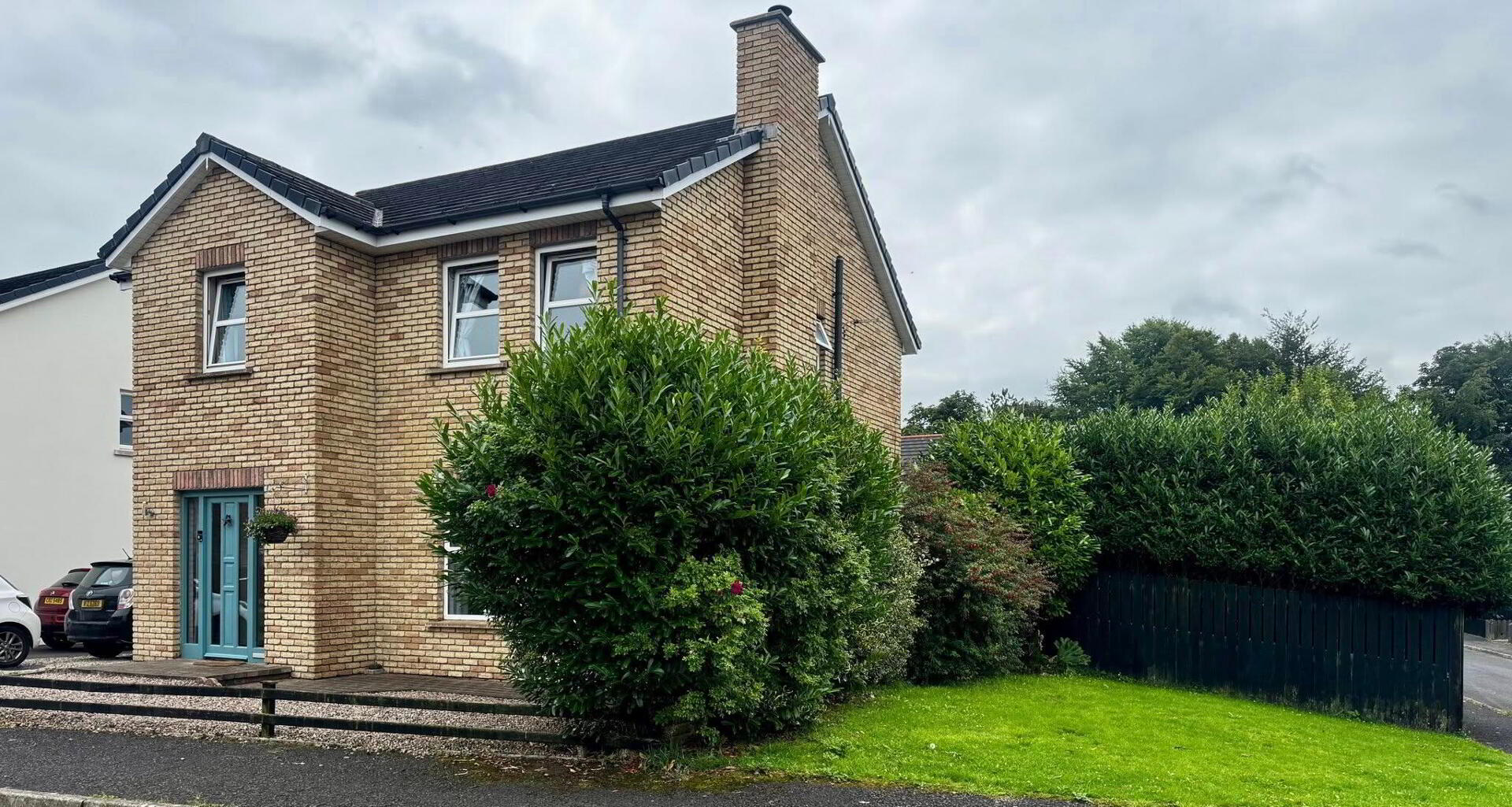 1 Castlewood Crescent 46 of 46
