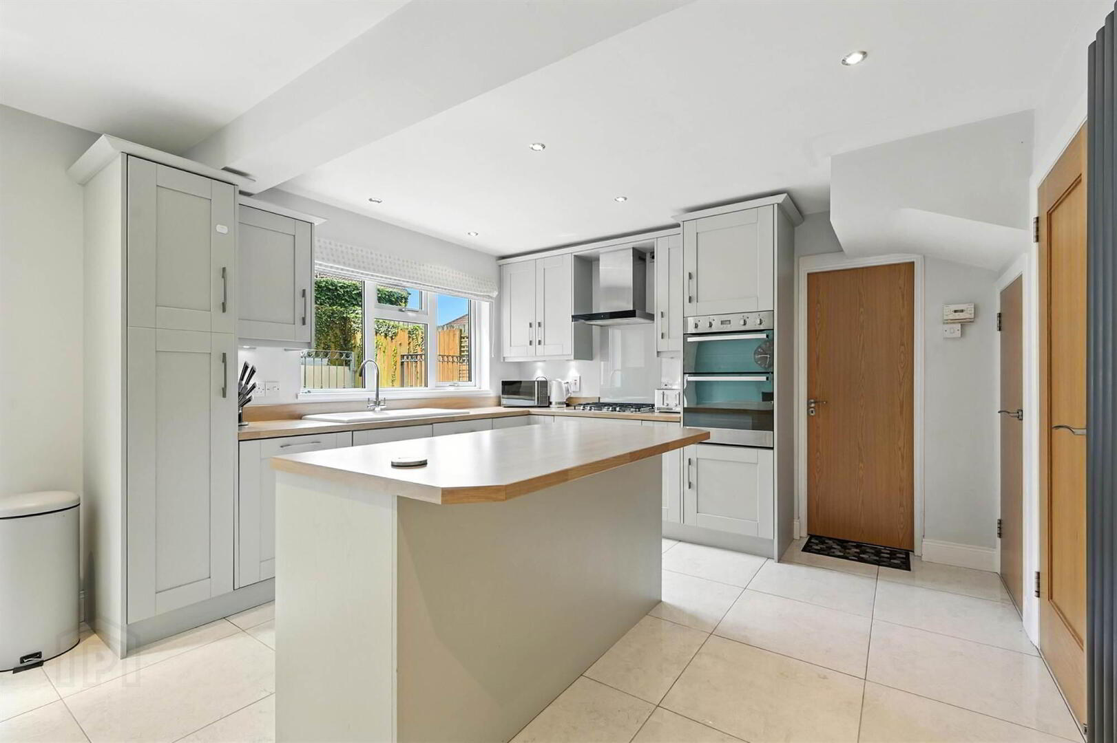 20 Schomberg Avenue 8 of 20