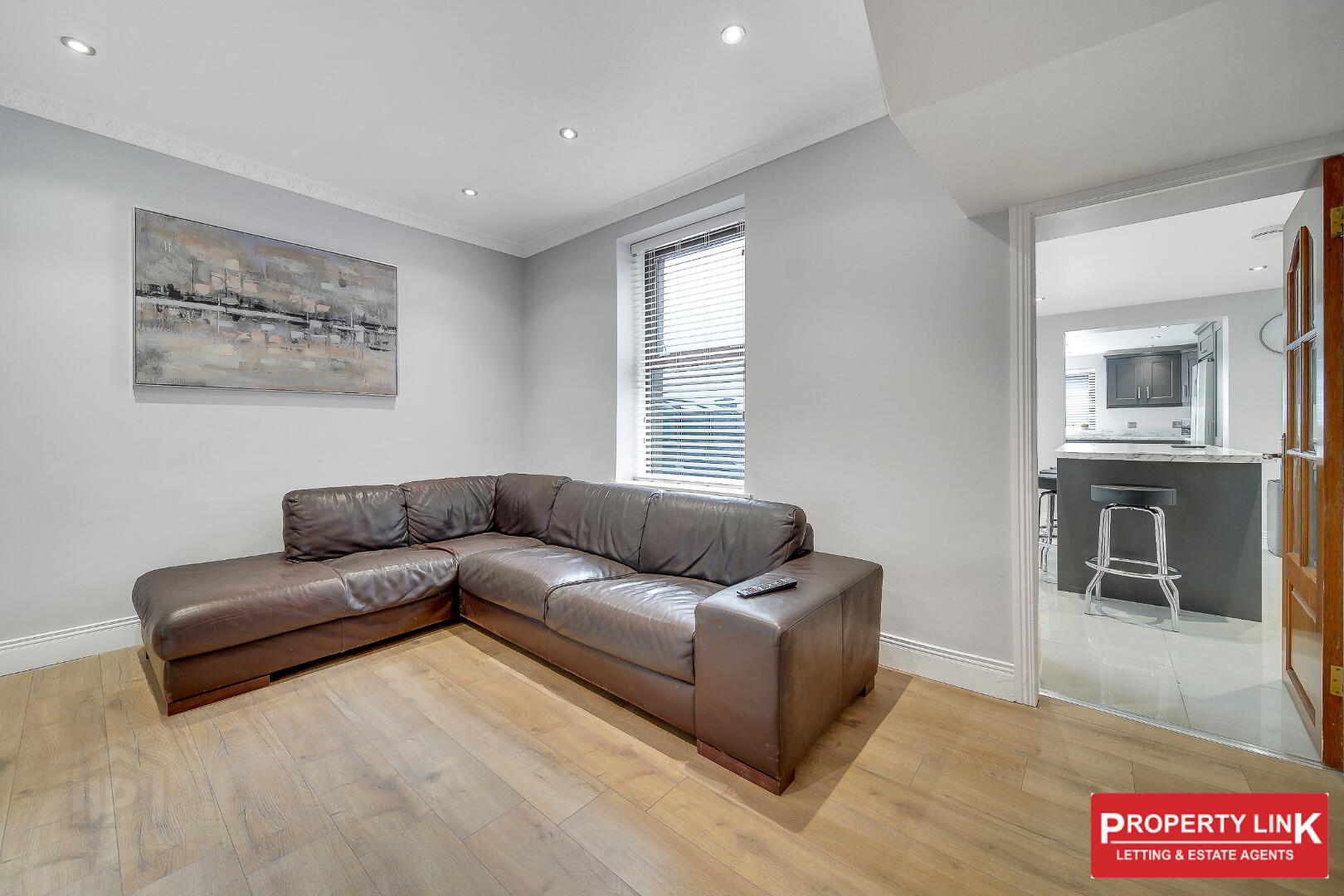 STUDENT ACCOMMODATION, 11 Park Avenue 3 of 15