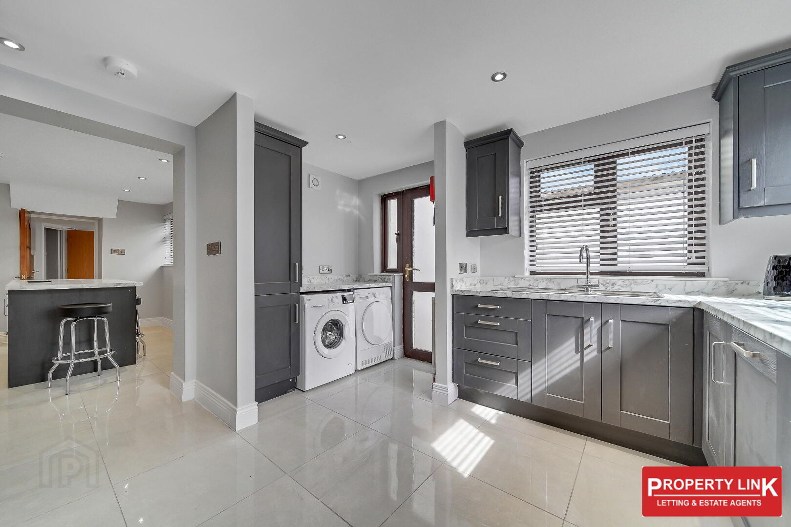STUDENT ACCOMMODATION, 11 Park Avenue 7 of 15