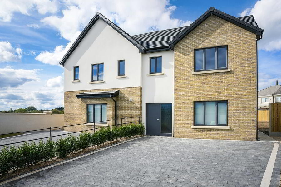 61 Cluain Loinn Grove 2 of 68