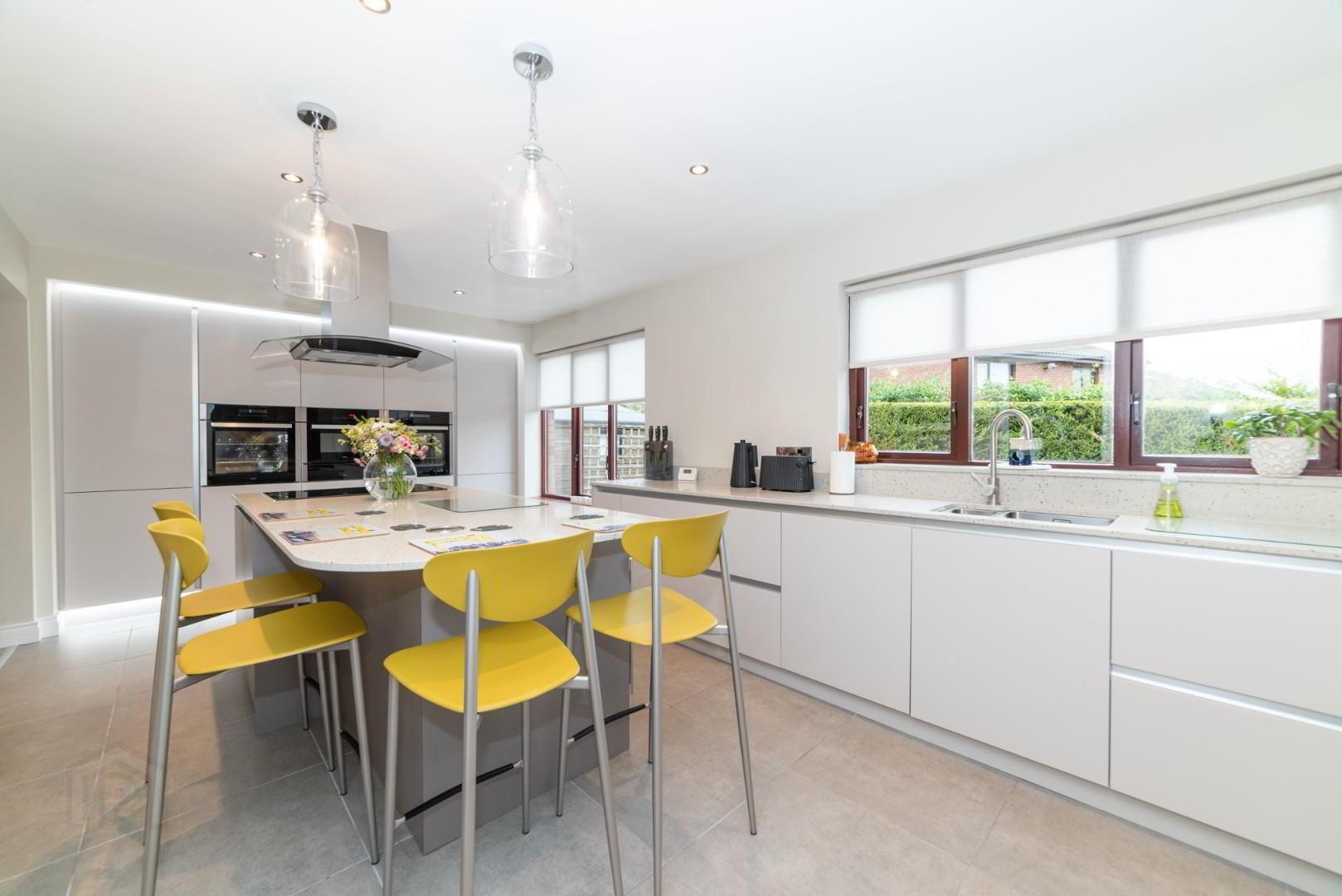6 Glencroft Avenue 8 of 27