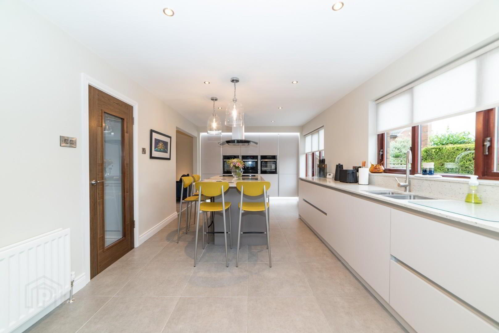 6 Glencroft Avenue 9 of 27