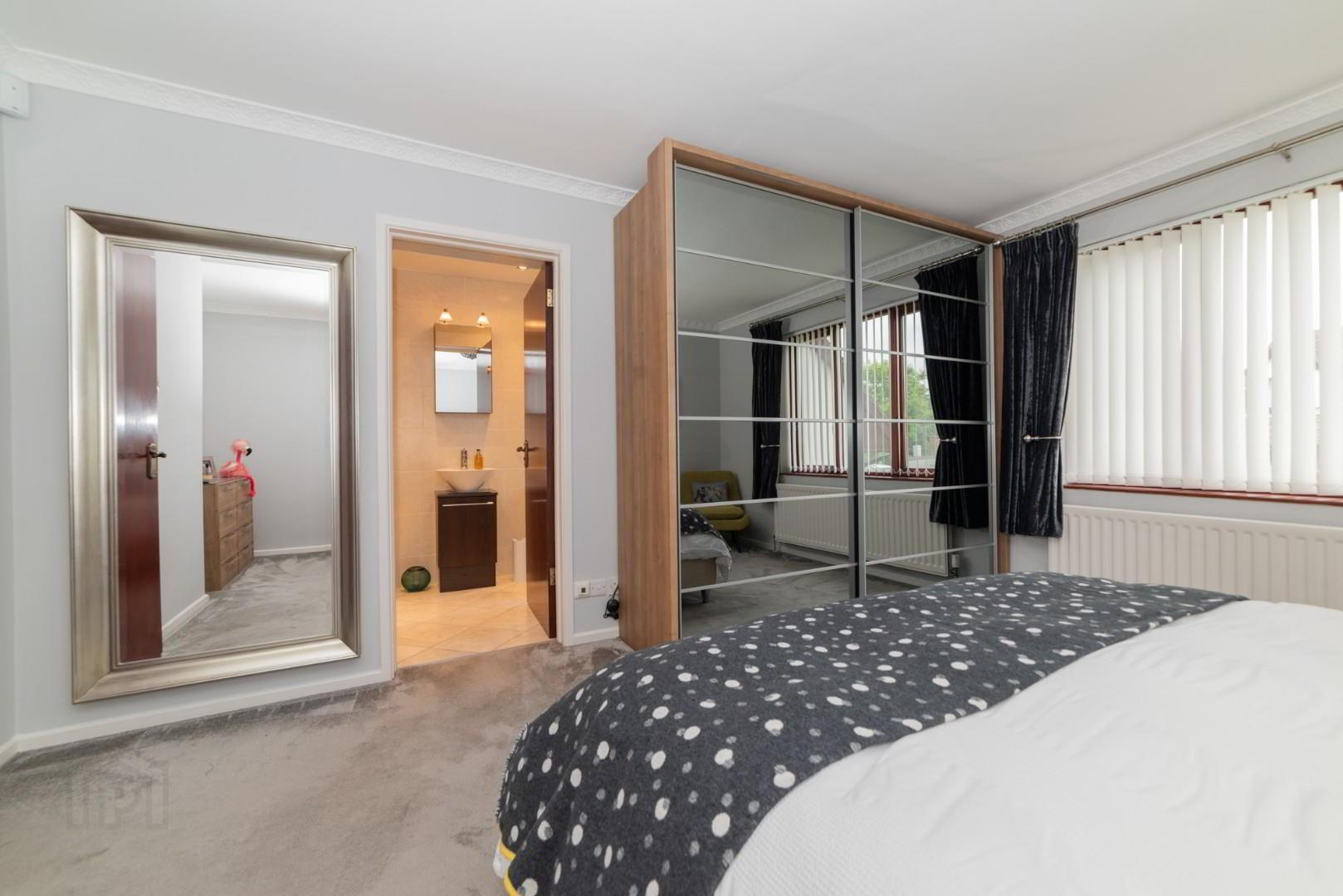6 Glencroft Avenue 15 of 27