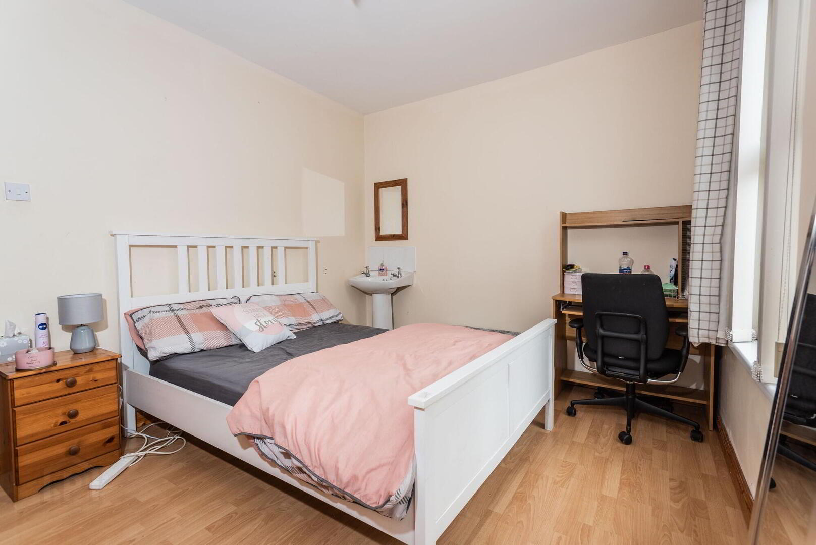 8 Cadogan Street 6 of 11