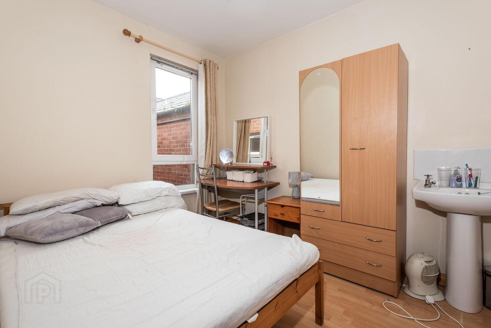 8 Cadogan Street 7 of 11