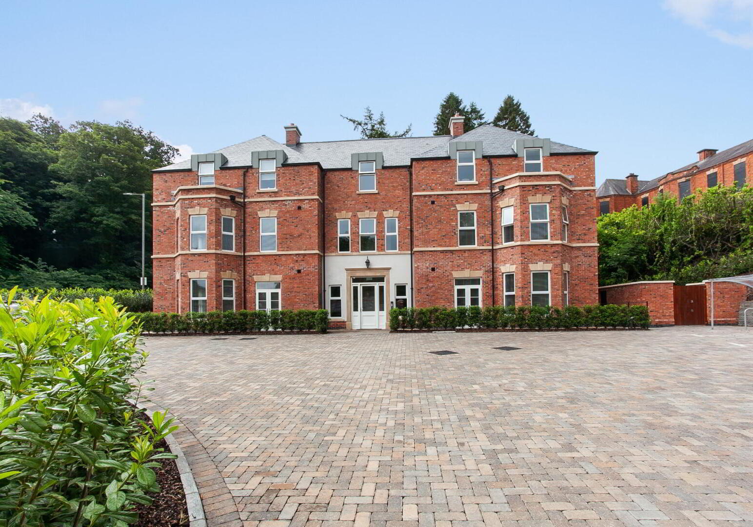Apartment 2 Hazelbank House 4 Lady Ishbel Boulevar 1 of 20