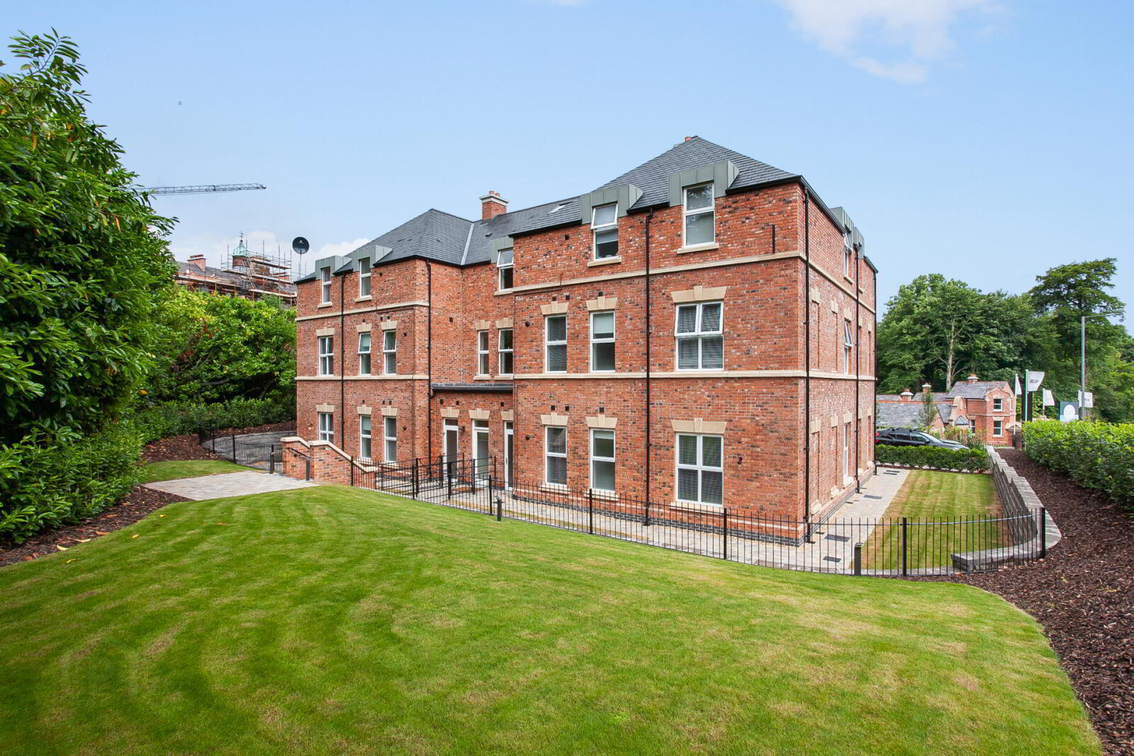 Apartment 2 Hazelbank House 4 Lady Ishbel Boulevar 20 of 20