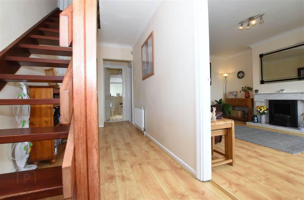 22 Saratoga Avenue 8 of 32