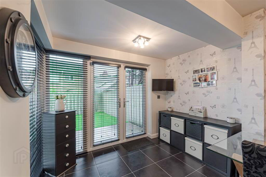 5 Eaton Court 14 of 27