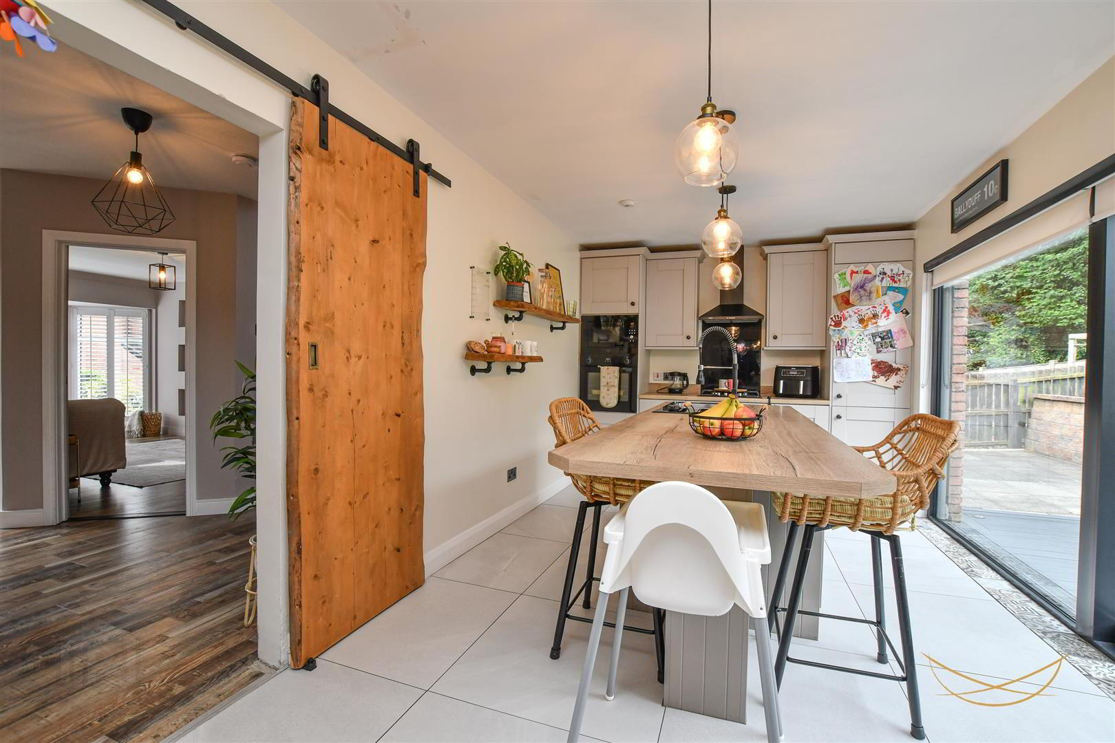 10 Burnet Close 17 of 64