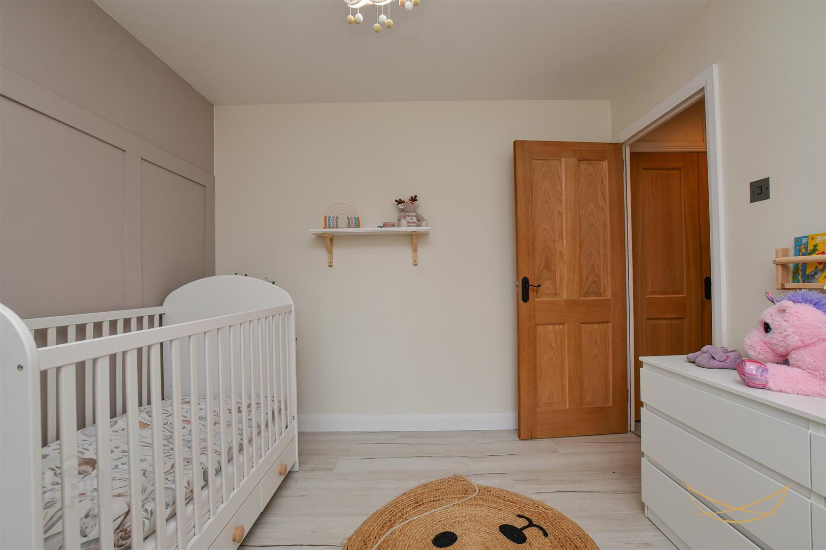 10 Burnet Close 42 of 64