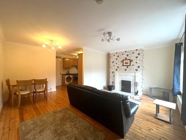 Broadfield Close 4 of 10