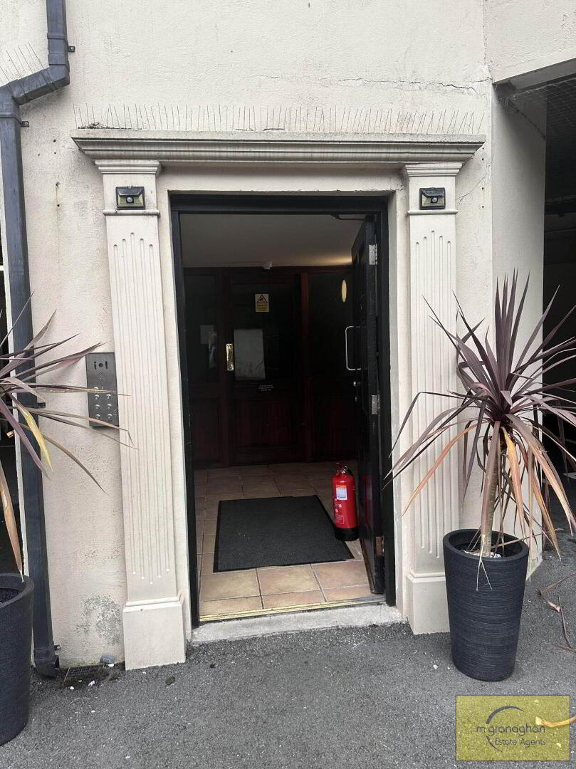 Apt 8, St Marys Gardens 3 of 28