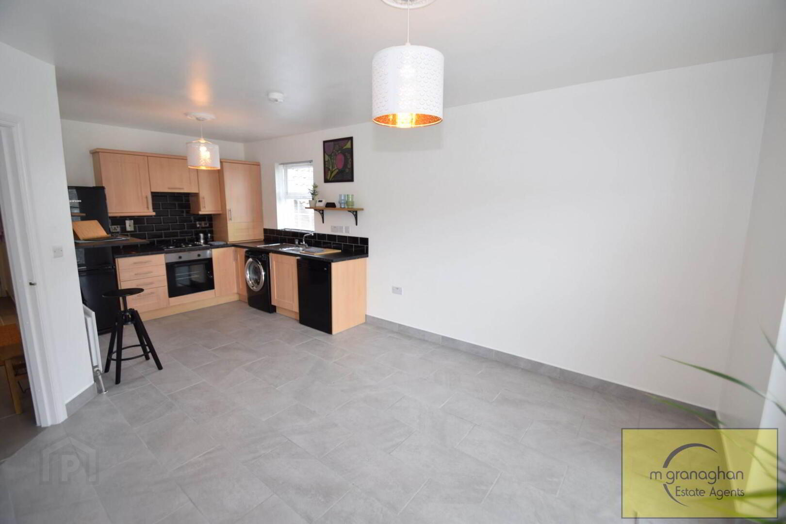 Apt 8, St Marys Gardens 11 of 28