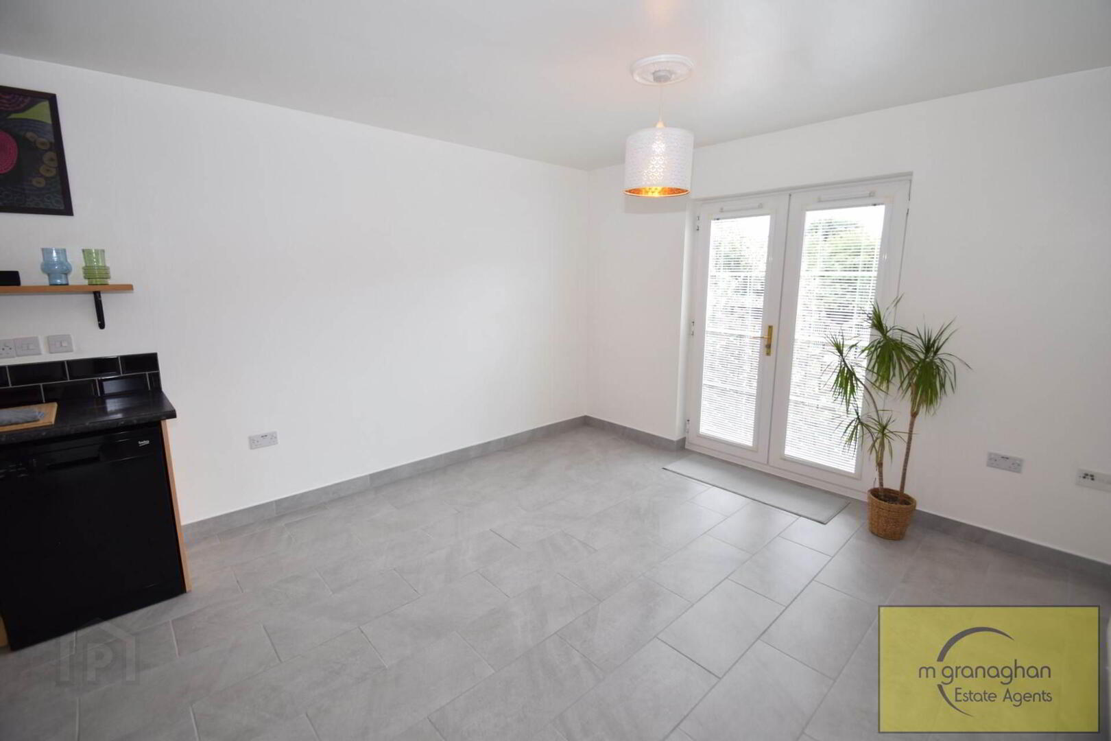 Apt 8, St Marys Gardens 8 of 28
