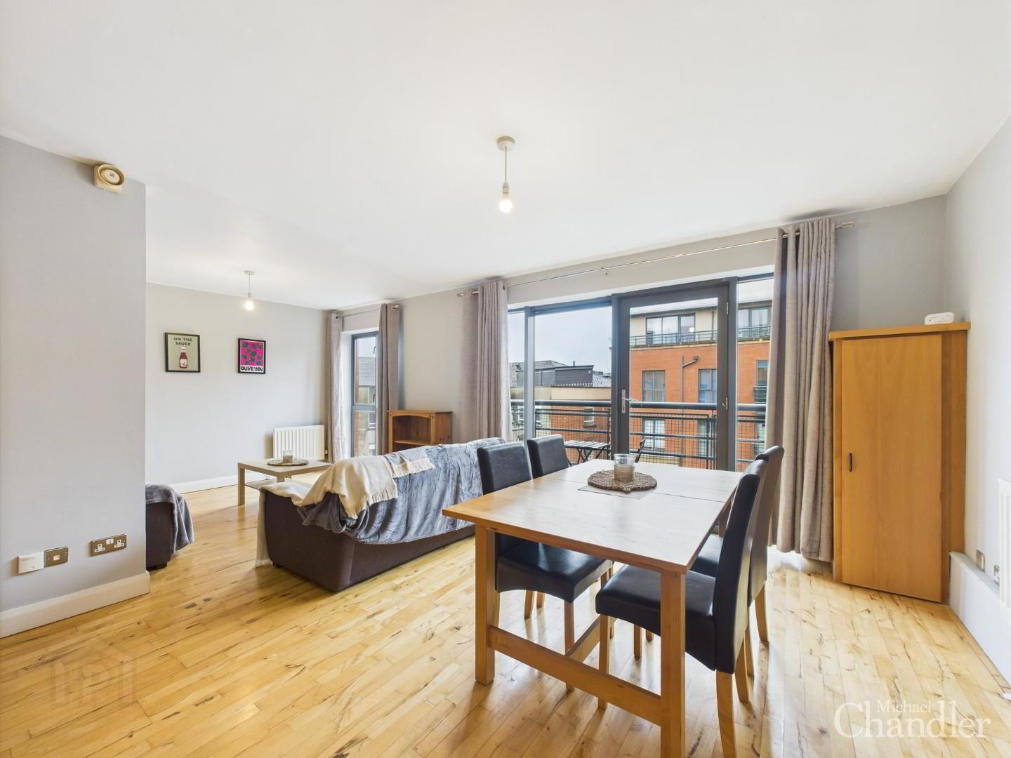 E5 Central Park, 33 Alfred Street 6 of 17