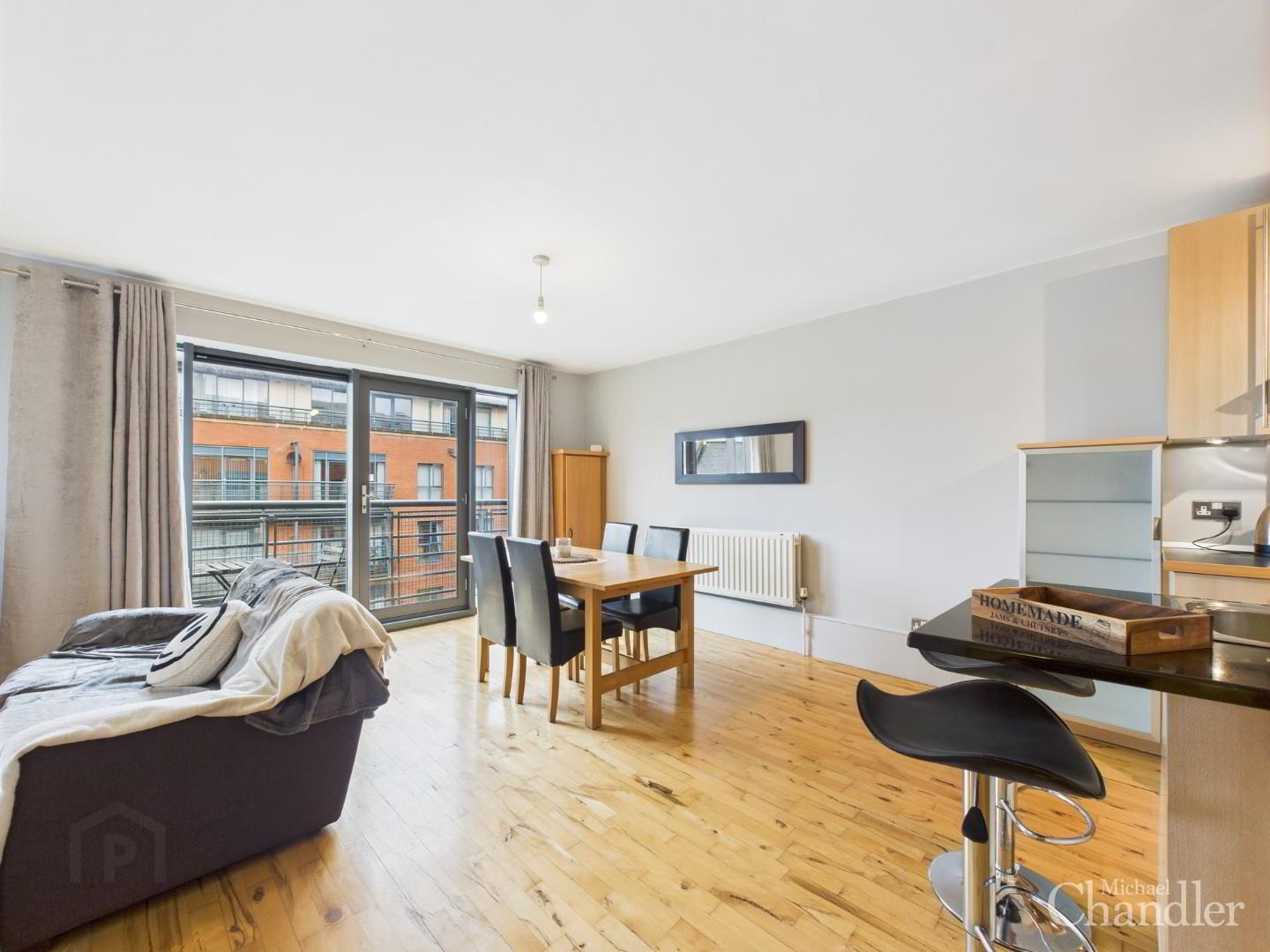 E5 Central Park, 33 Alfred Street 5 of 17