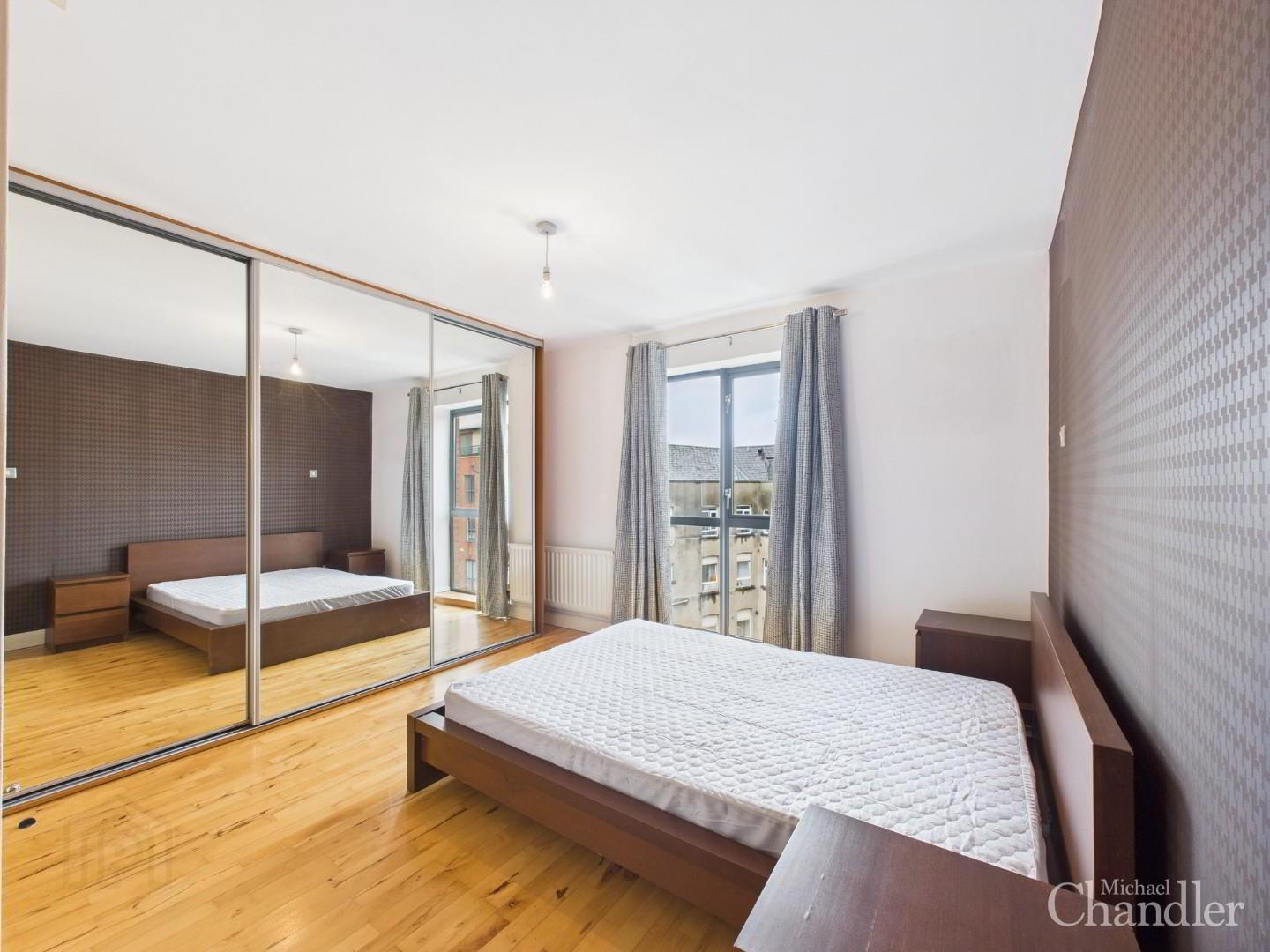 E5 Central Park, 33 Alfred Street 8 of 17