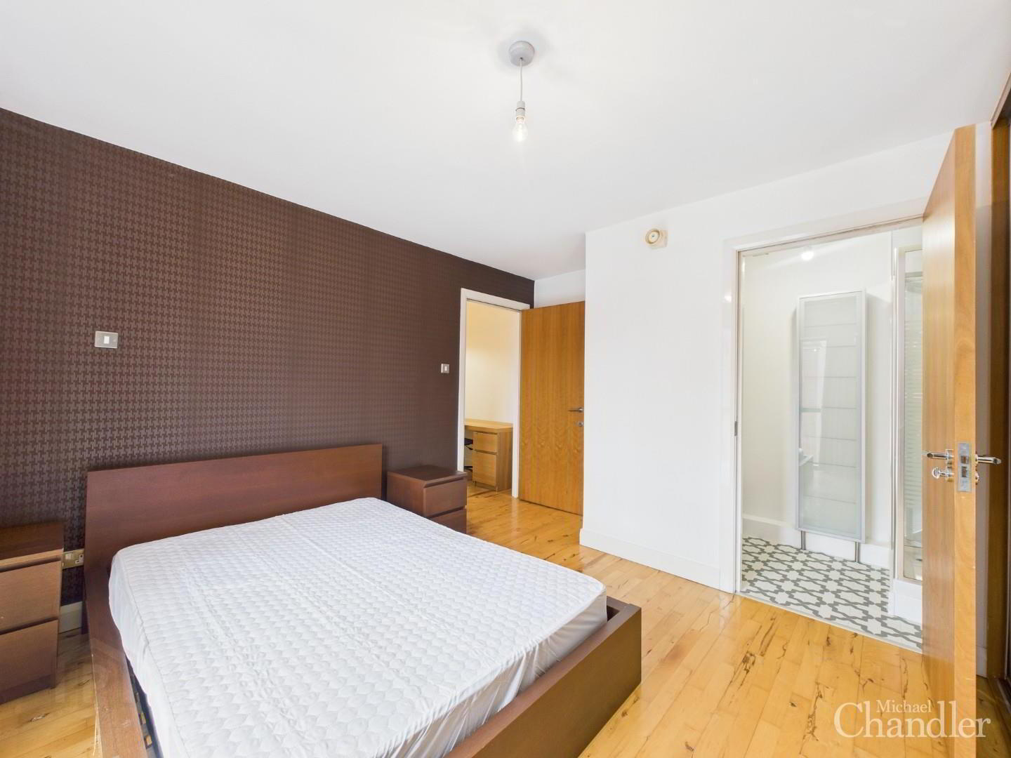 E5 Central Park, 33 Alfred Street 9 of 17