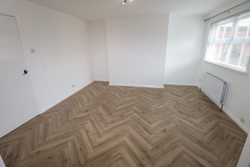 18 Burneys Mews 6 of 14