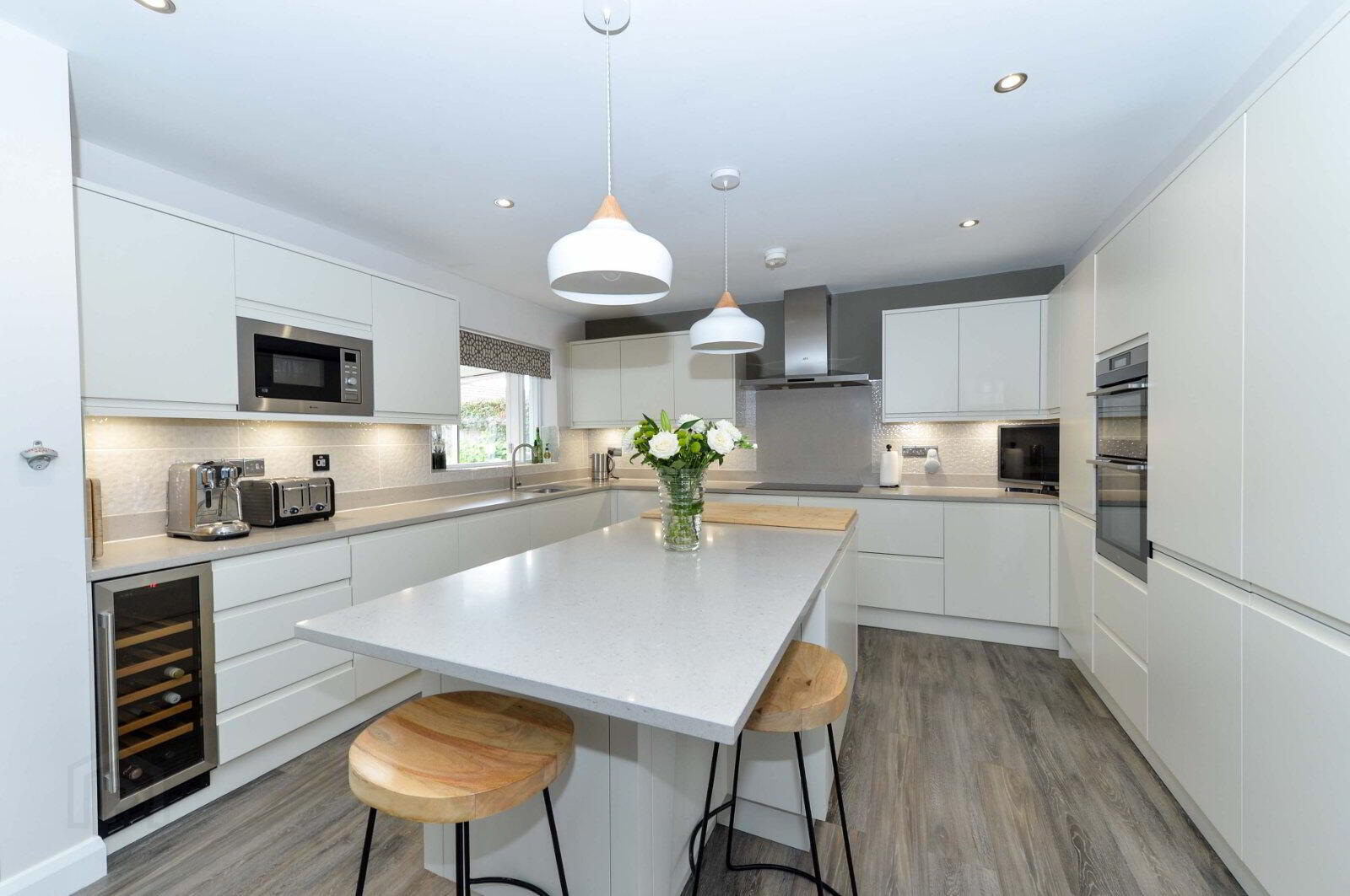 12 Craigowen Road 6 of 35