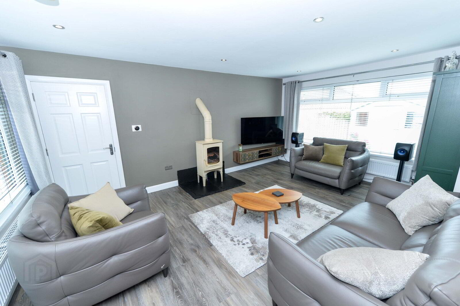 12 Craigowen Road 4 of 35