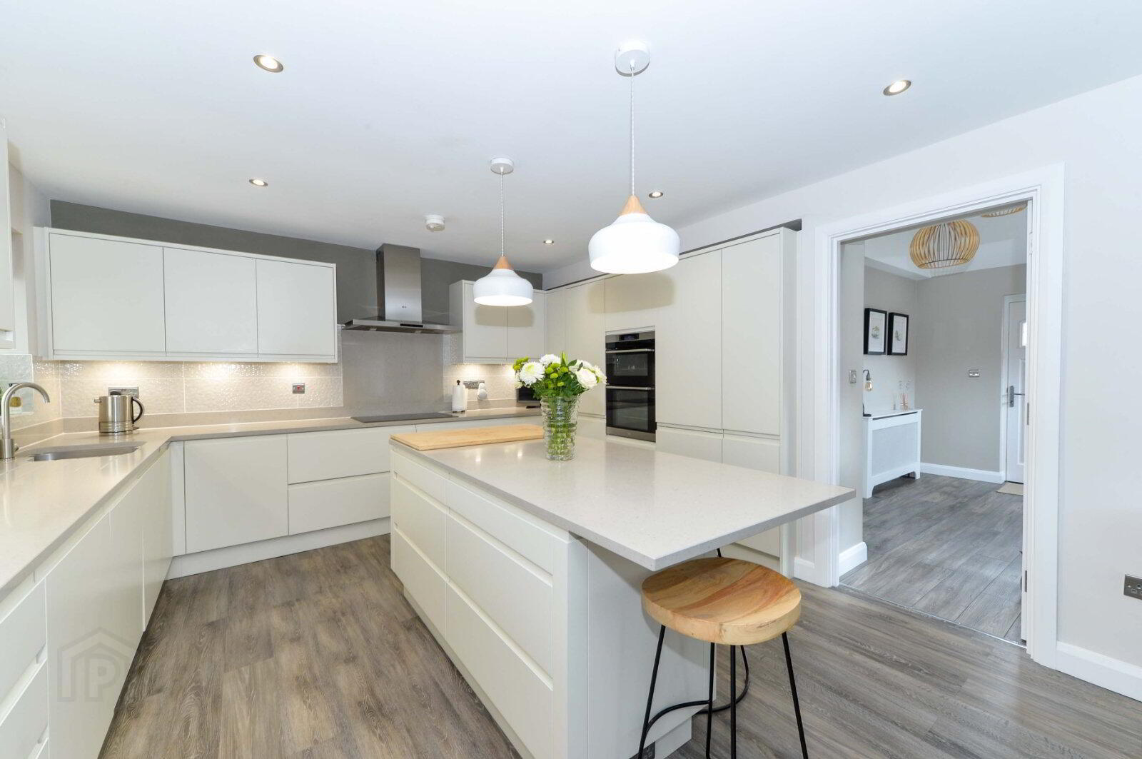 12 Craigowen Road 8 of 35