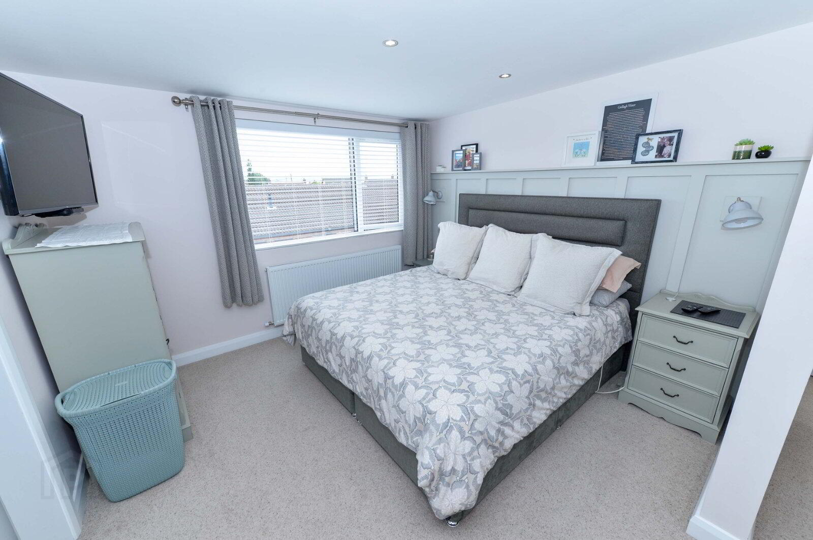 12 Craigowen Road 13 of 35