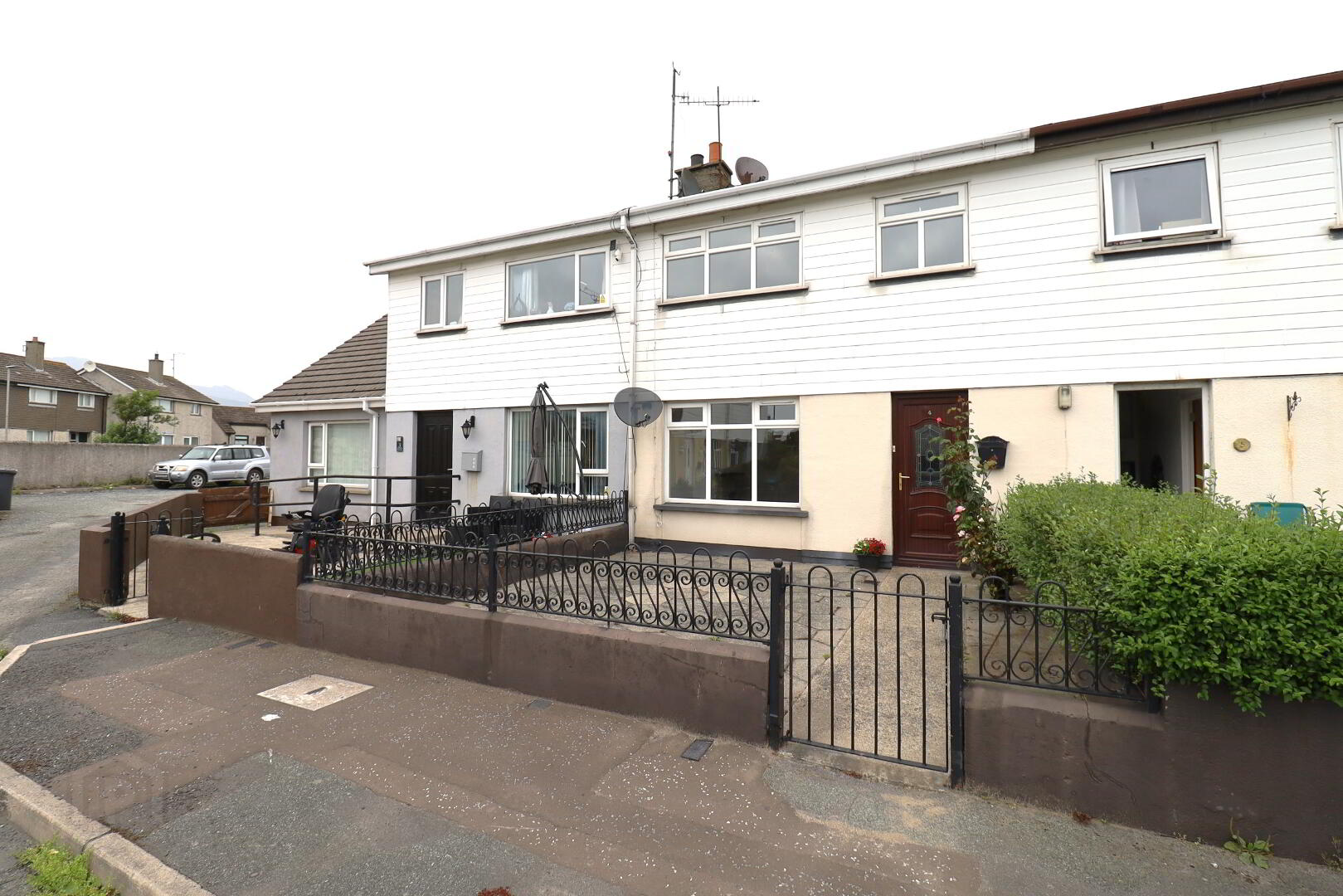 4 Donard Crescent 1 of 34