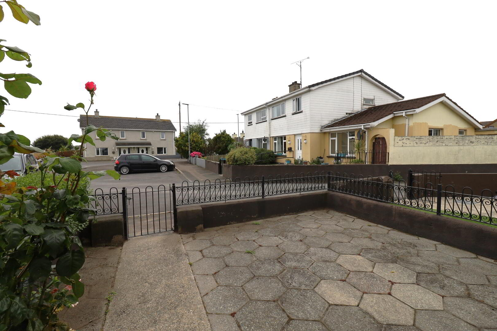 4 Donard Crescent 3 of 34