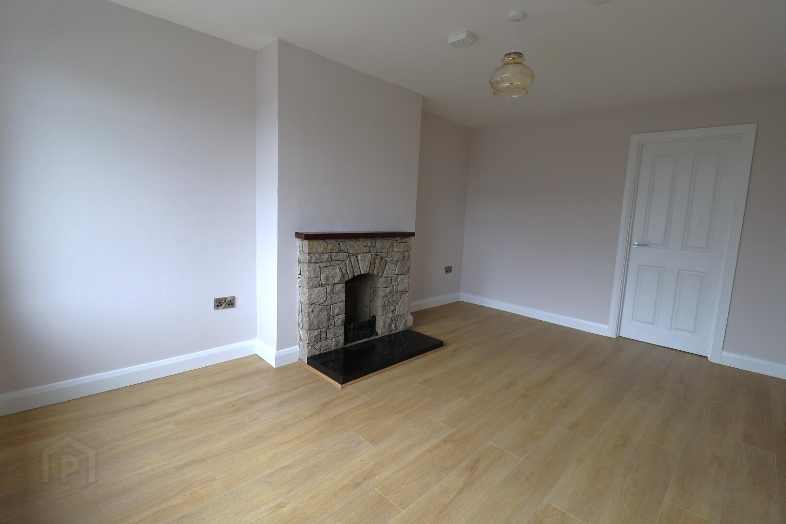 4 Donard Crescent 8 of 34