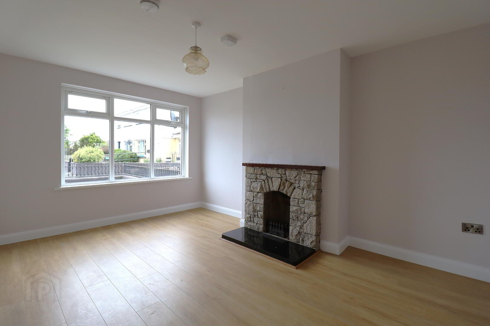 4 Donard Crescent 9 of 34