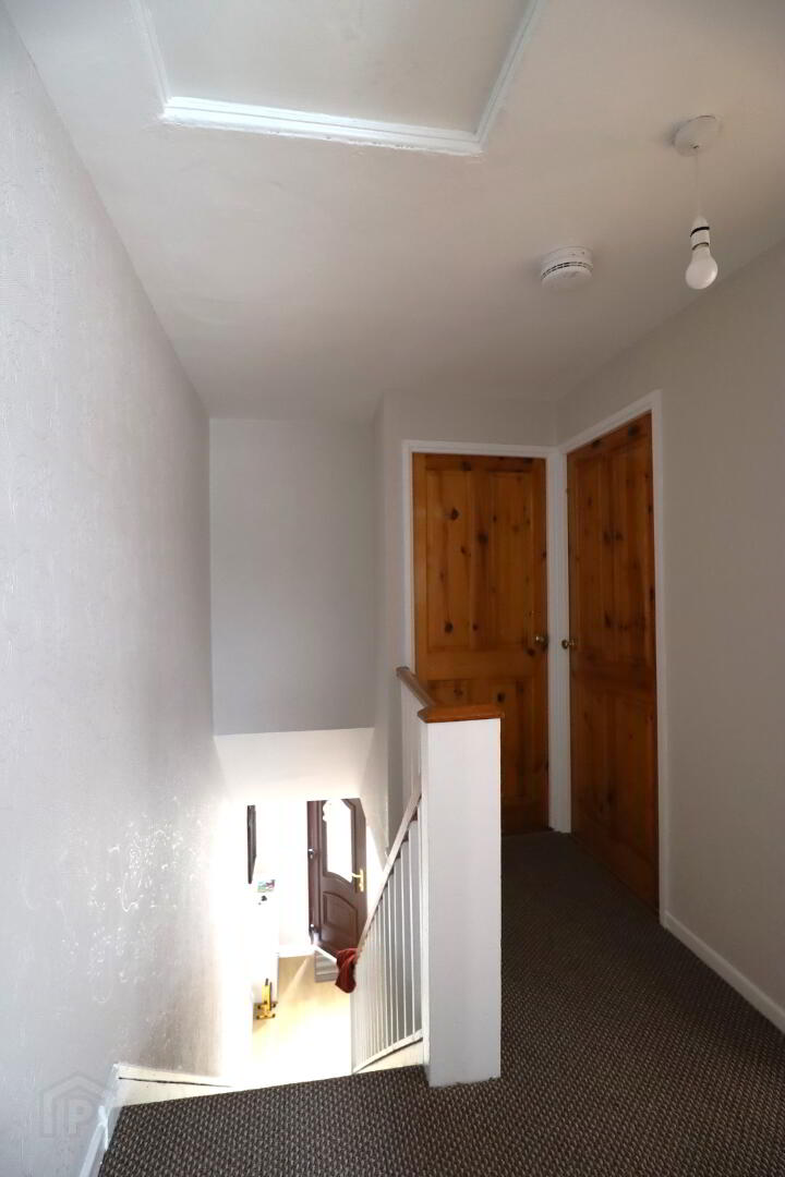 4 Donard Crescent 19 of 34