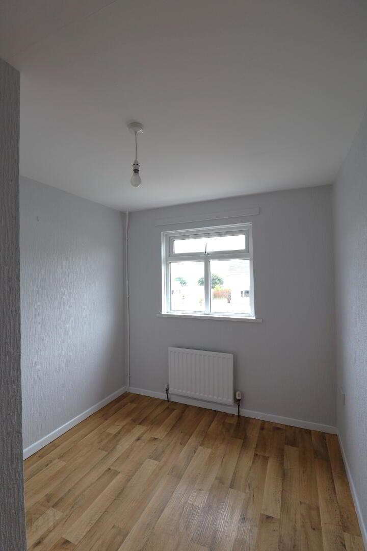 4 Donard Crescent 29 of 34