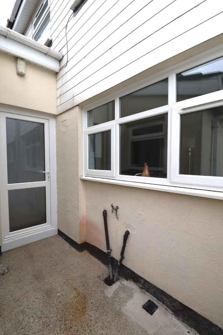 4 Donard Crescent 32 of 34