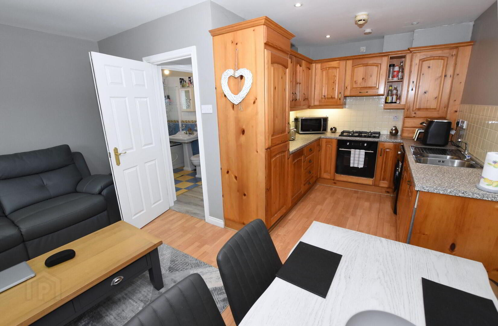 4 Rockfield Court 8 of 19